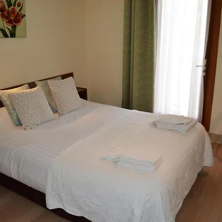 Des 4 Soleils Hotell 2*