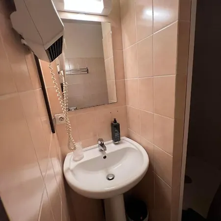 Hotell Des 4 Soleils Aix-les-Bains