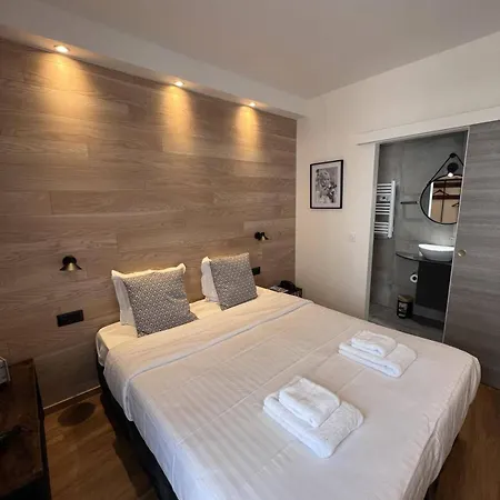Hotell Des 4 Soleils