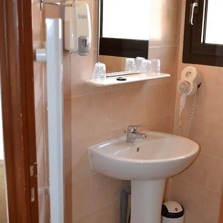 Hotel Au Bec Fin 2*