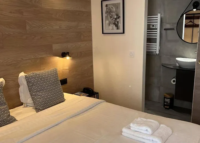 Des 4 Soleils Hotel 2*